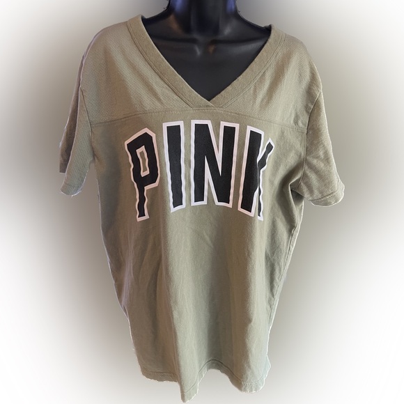 Victoria's Secret Tops - VS Victoria’s Secret V-neck T-shirt size L olive green